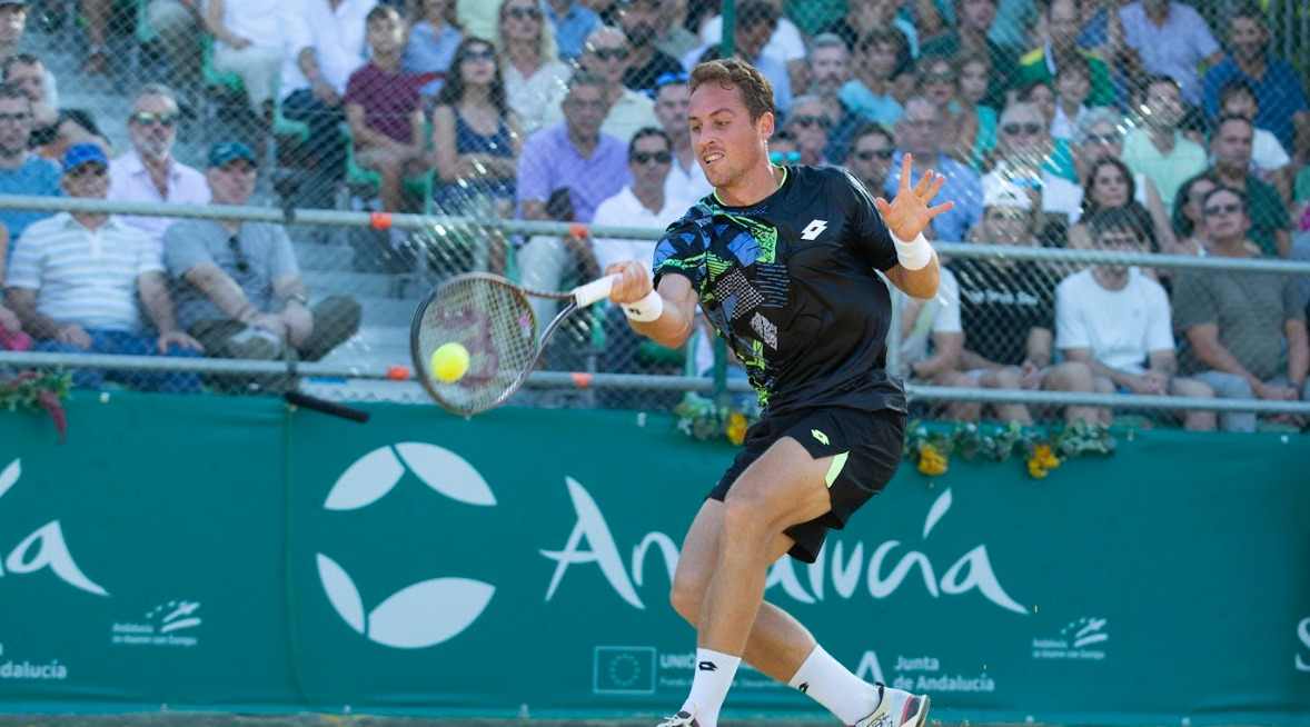 Carballés se lleva el duelo español ante Bautista Agut en Auckland