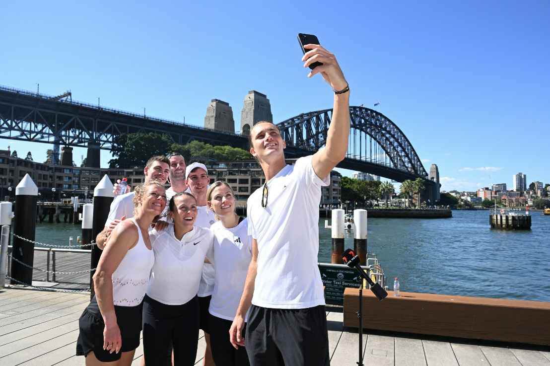 Zverev: “No podría estar más contento de compartir el trofeo de campeón con todos mis compañeros”