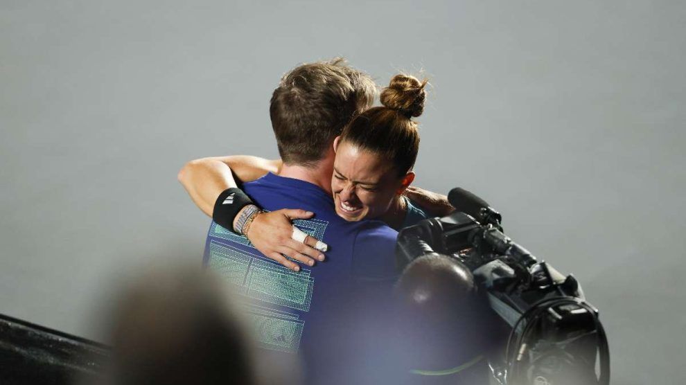 Sakkari rompe con entrenador