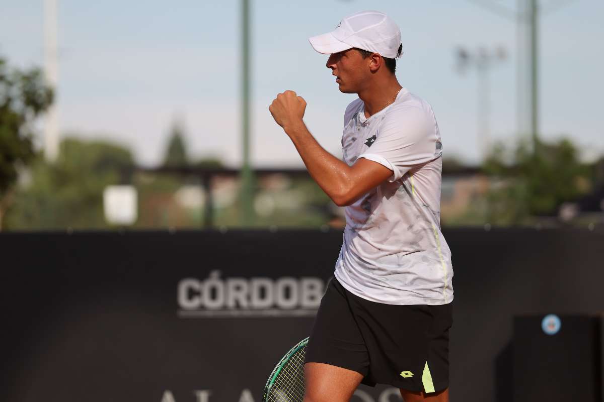 Luciano Darderi le da una paliza a Ofner en el ATP Córdoba