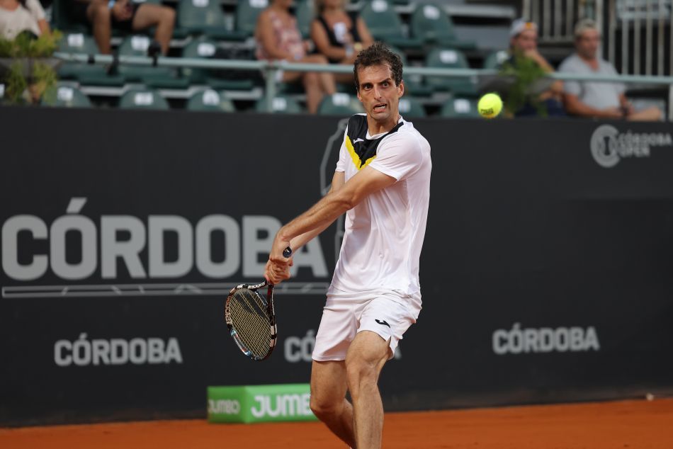 Ramos Viñolas puede con Cachin en Córdoba