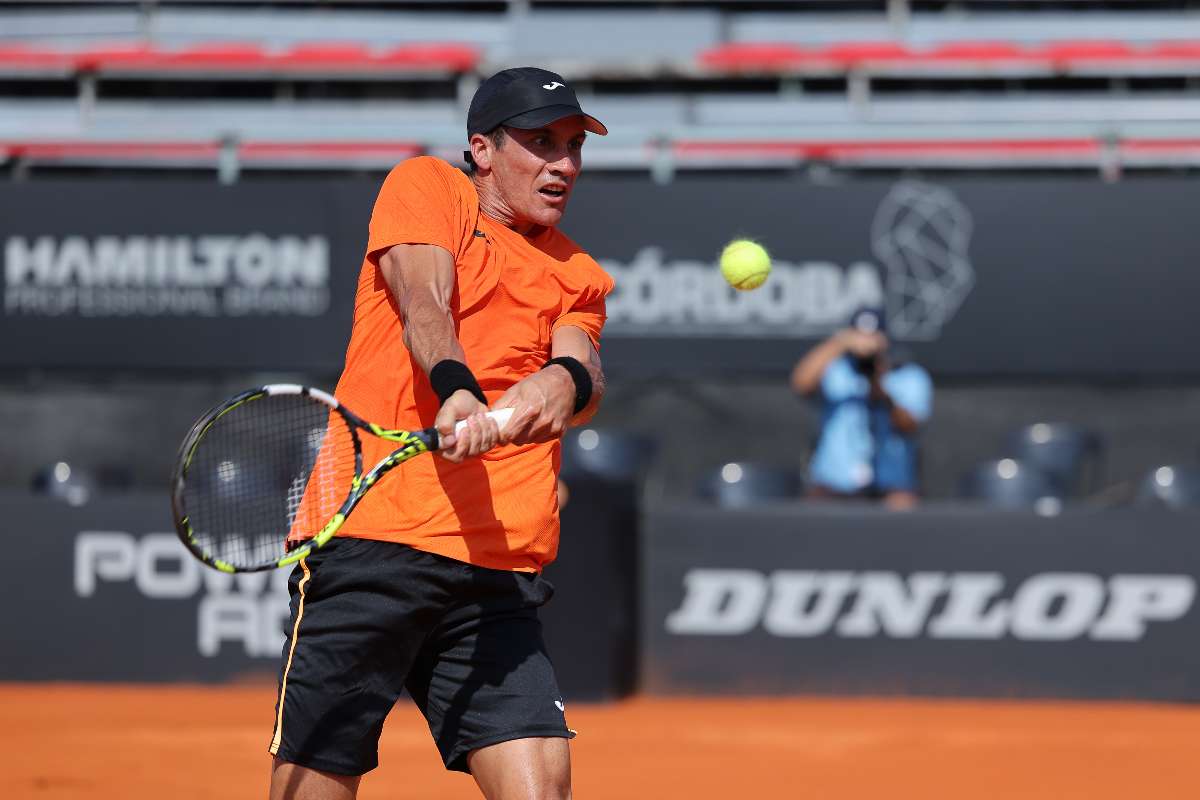 Bagnis da otro batacazo y elimina a Carballés del ATP Córdoba