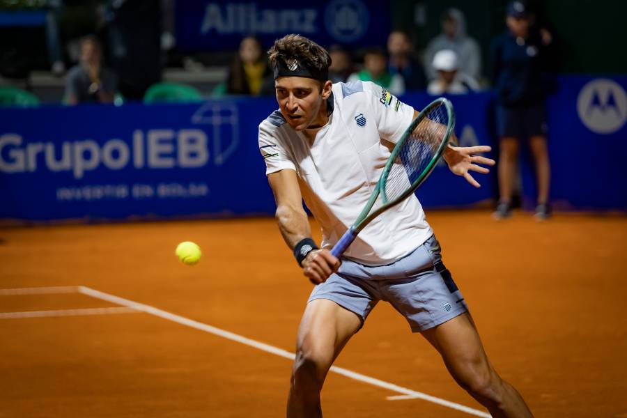 Etcheverry es sólido ante Carballés y debutó con victoria en el Argentina Open