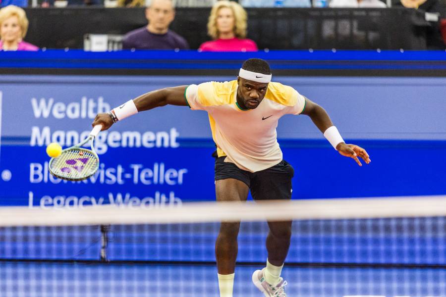 Tiafoe batalló para debutar con victoria en Delray Beach