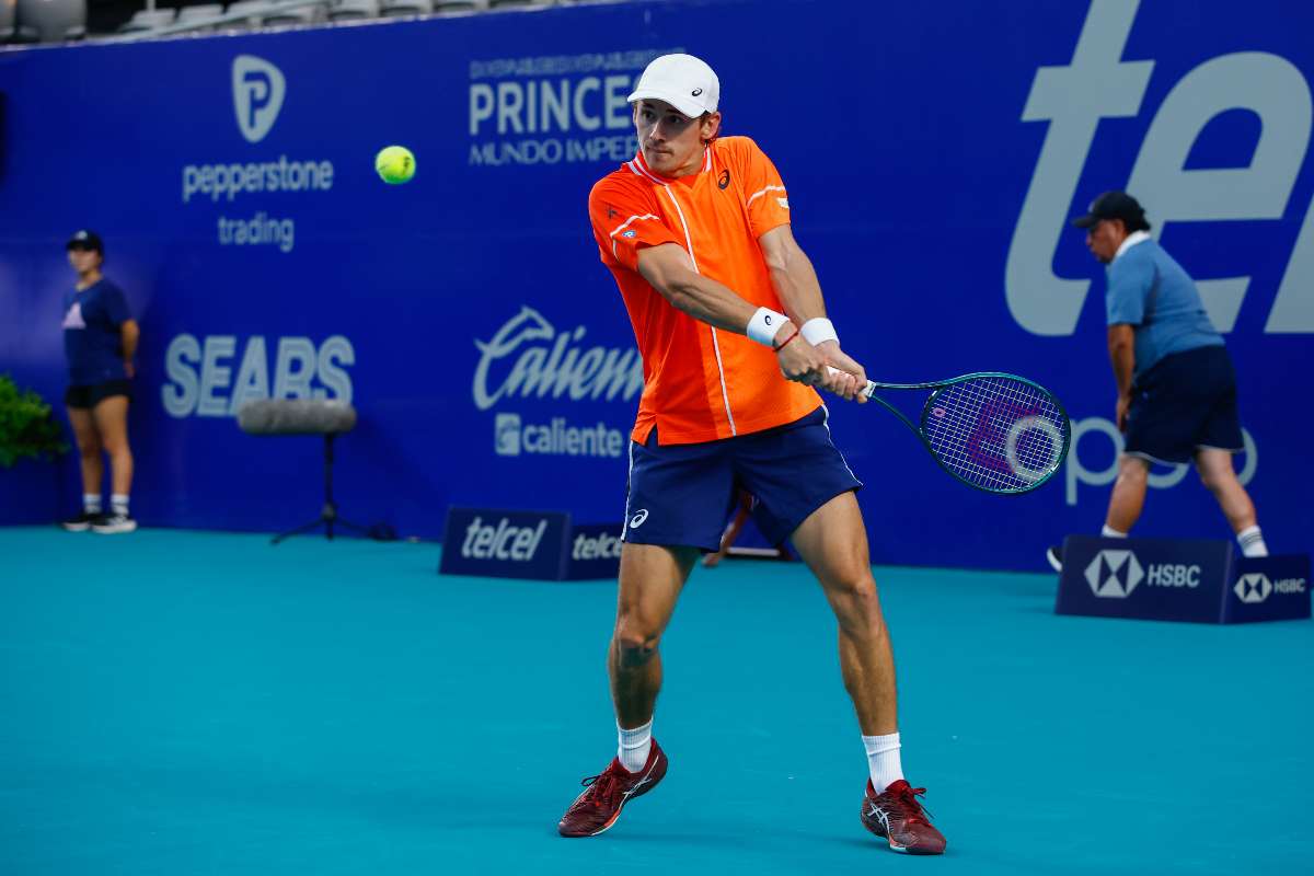 Alex de Miñaur se hace fuerte ante Ofner y avanza en el ATP Acapulco