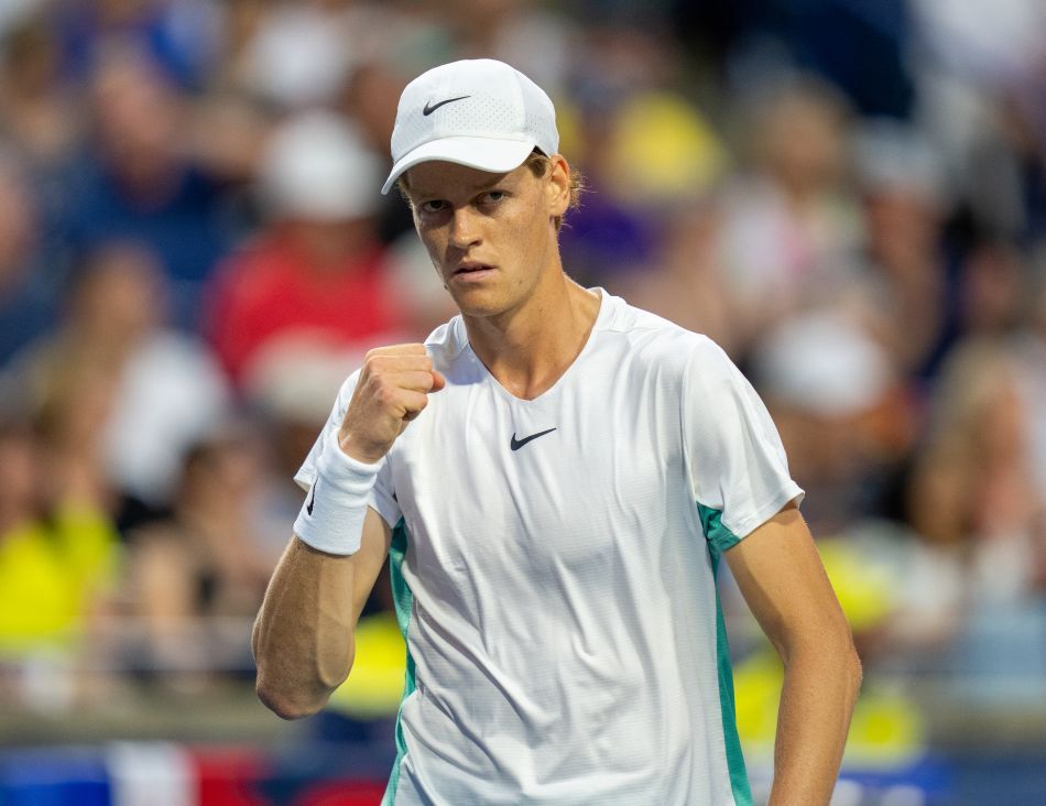 Sinner trabaja para vencer a Monfils en Rotterdam