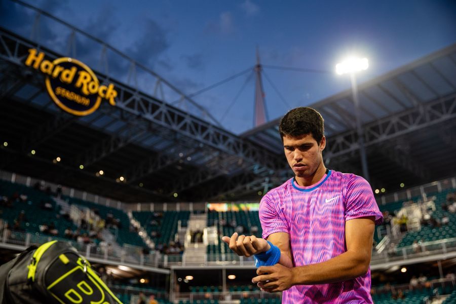 Alcaraz impone condiciones ante Monfils en Miami