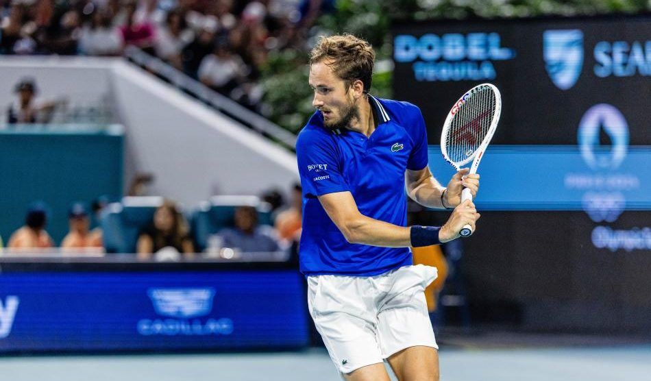 televisión horario miami open medvedev sinner