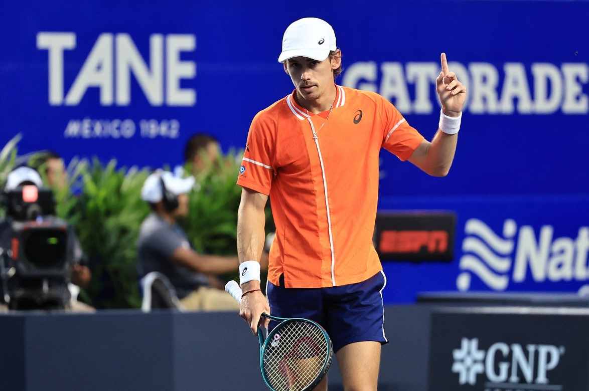 De Miñaur remonta ante Tsitsipas y avanza a semifinales en Acapulco