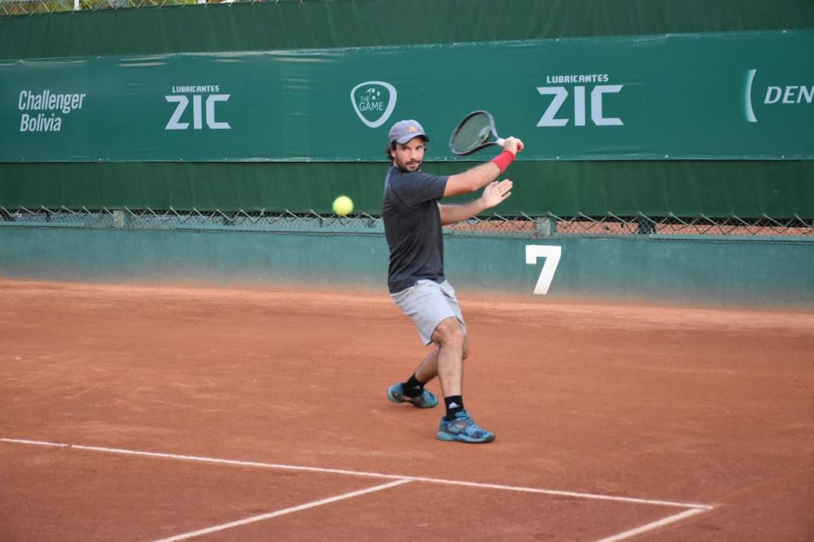 Villanueva se despide de Santa Cruz con paliza incluida