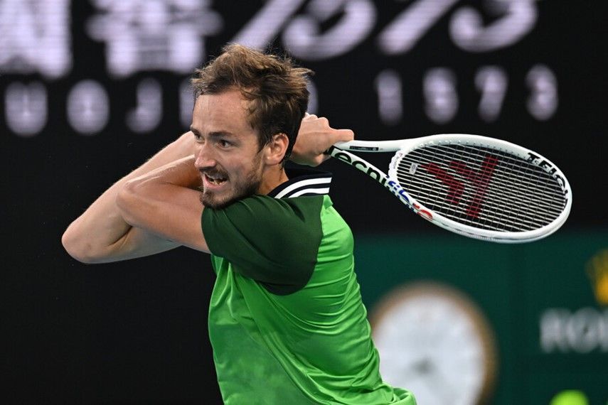 Medvedev sufre para vencer a Korda en Indian Wells
