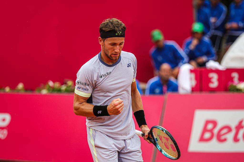 Casper Ruud se impone a Humbert y vuela a semis en Montecarlo
