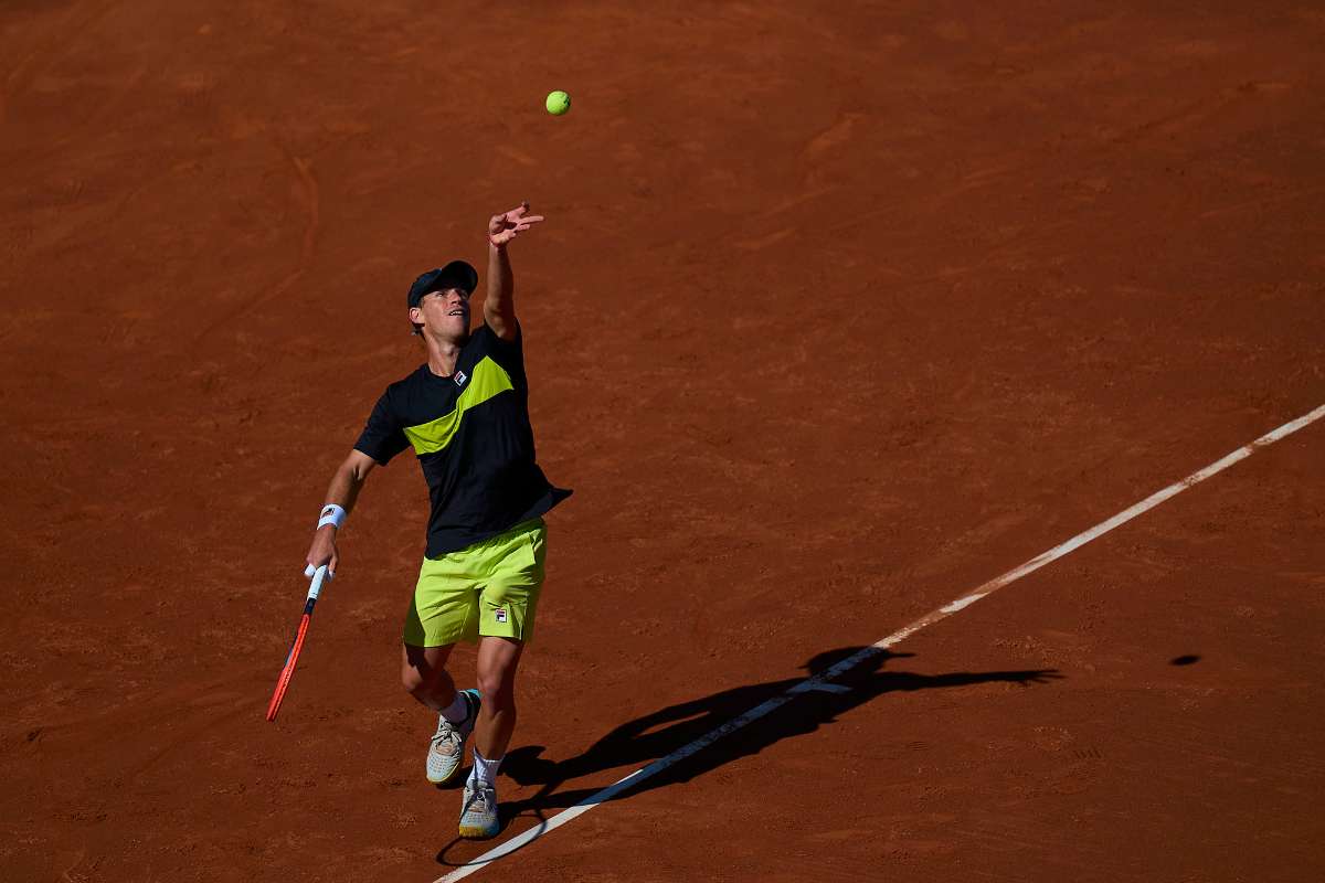 Desilusión para Schwartzman, festejo para Carabelli en Madrid