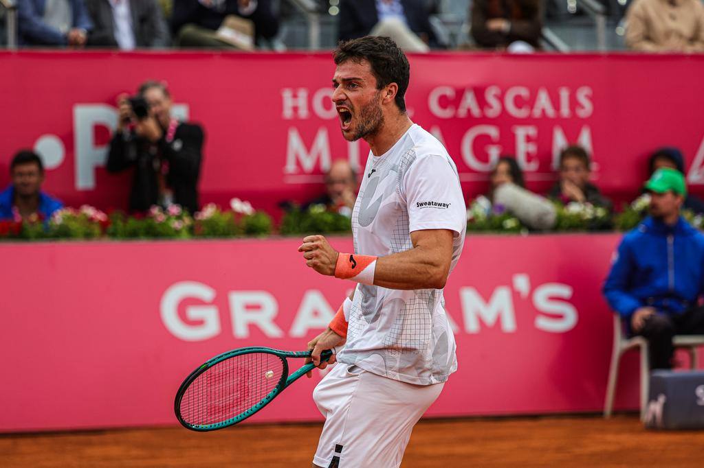 Martínez sorprende a Ruud y es finalista del ATP Estoril