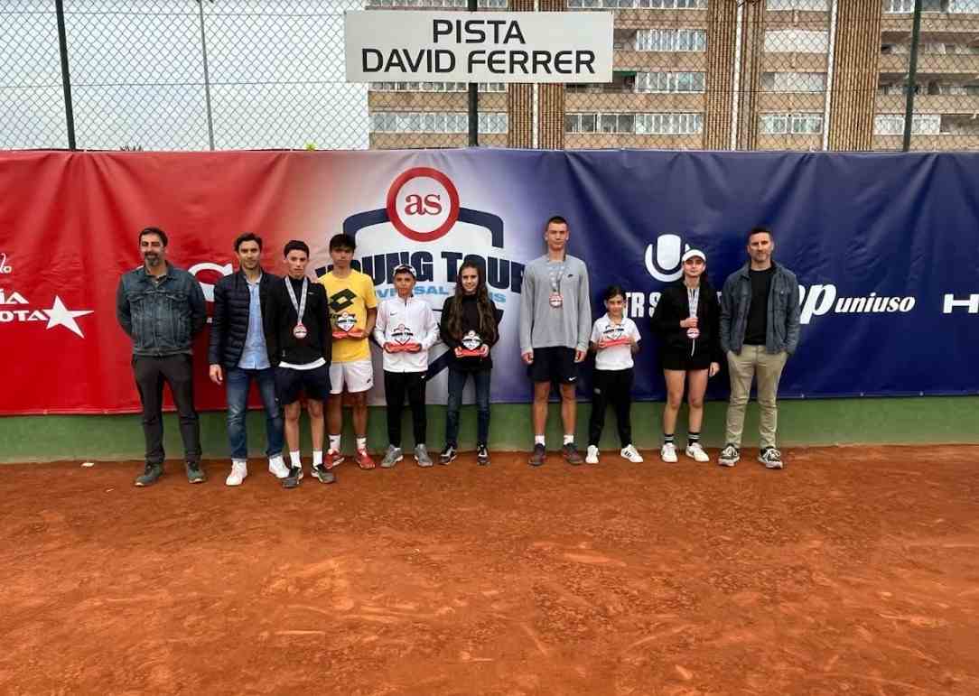 El Young Tour hace parada en la Academia Tenis Ferrer