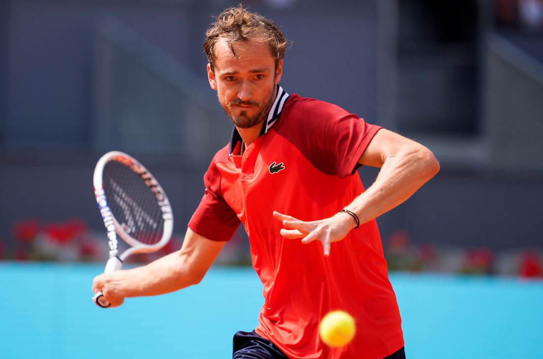 Medvedev avanza sin transpirar en el Abierto de Francia