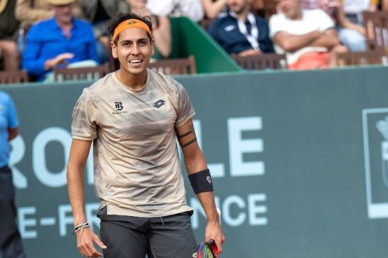 Puño apretado: Tabilo supera el debut en Roma