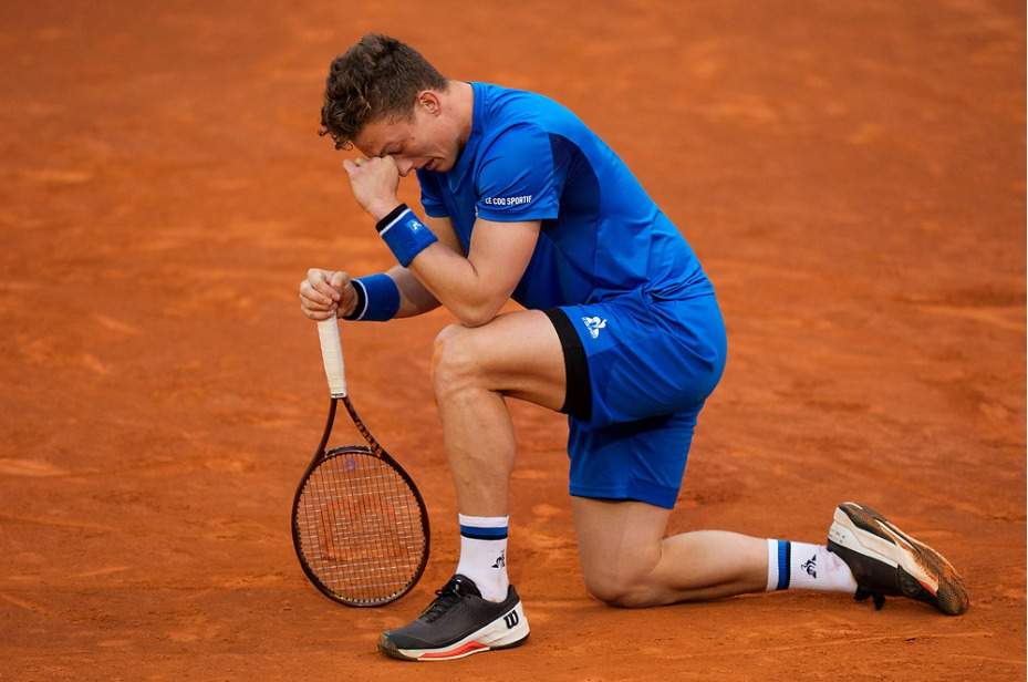 Jiri Lehecka, baja en Roland Garros