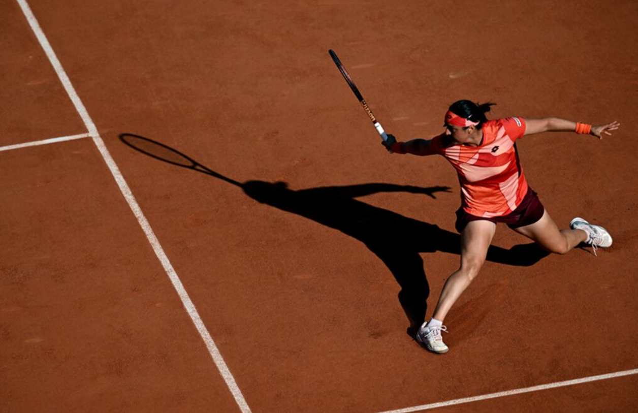 Tenis de alta calidad: Jabeur marca territorio en la arcilla parisina