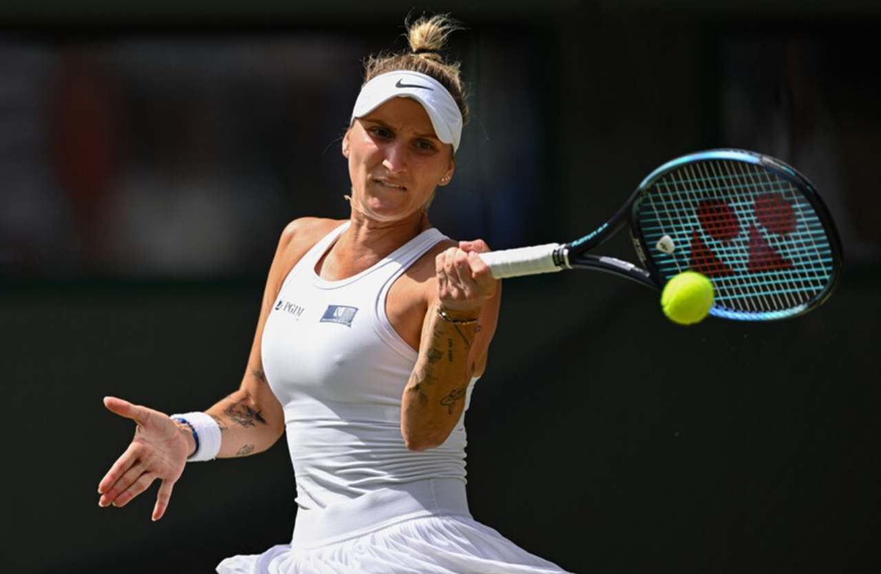 A paso firme: Vondrousova impone su experiencia en París