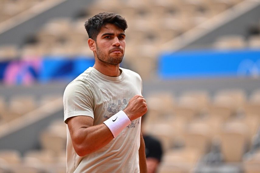 Alcaraz muestra jerarquía en su debut olímpico en París 2024