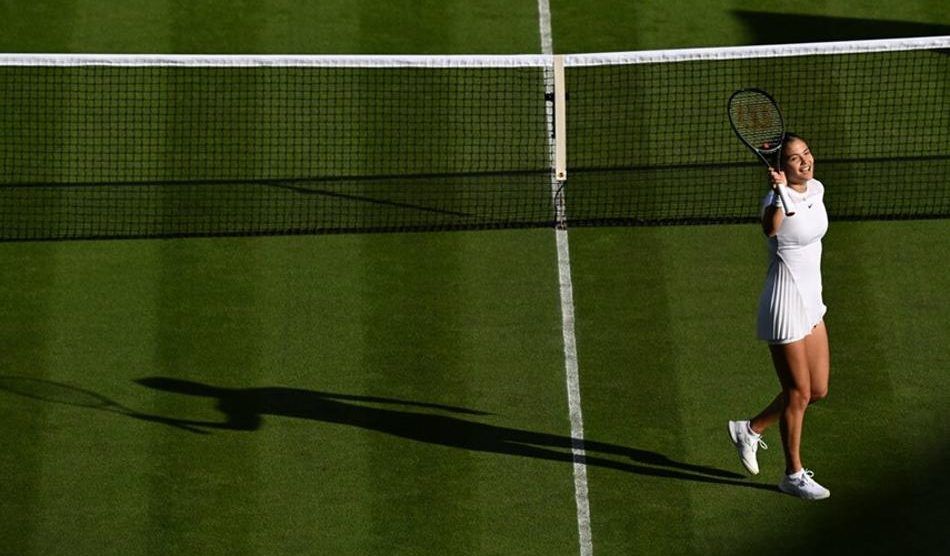Raducanu Mertens Wimbledon 2024