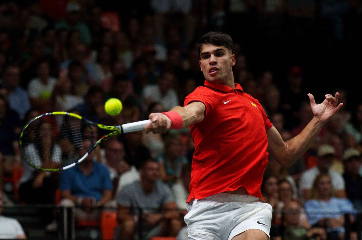 Alcaraz abrocha la victoria para España en la Copa Davis