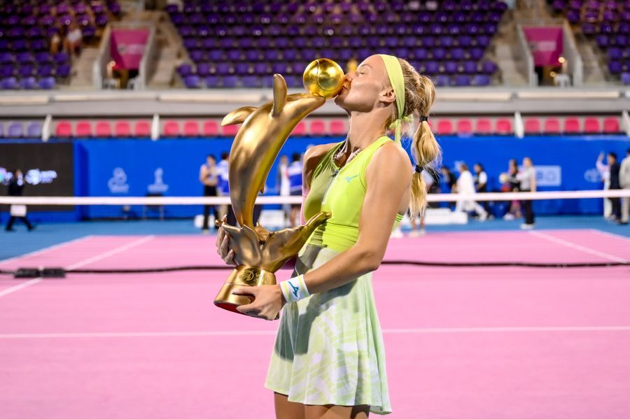 Sramkova conquista Hua Hin: La batalla de la consistencia