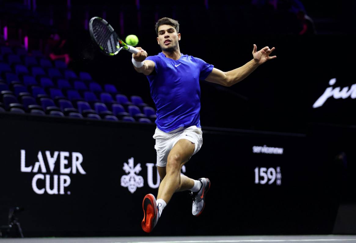 Alcaraz expone su mejor tenis y emparda la serie en la Laver Cup