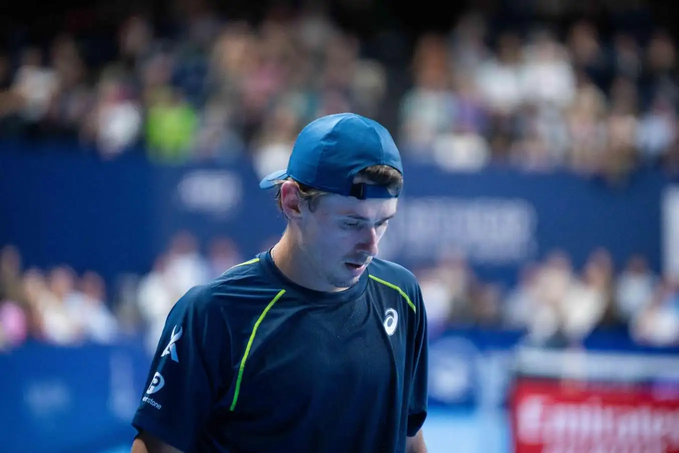 Trabajada victoria de Alex de Miñaur en París 1 de miñaur kecmanovic atp parís bercy