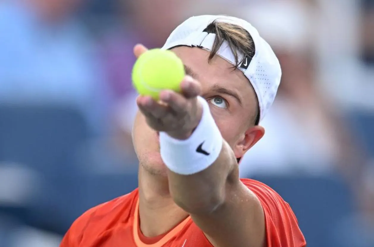 Nuevo cambio: Rune tiene nuevo entrenador