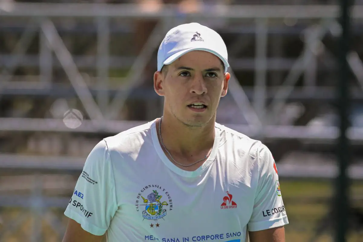 Sebastián Báez sorprende baja torneo Brisbane