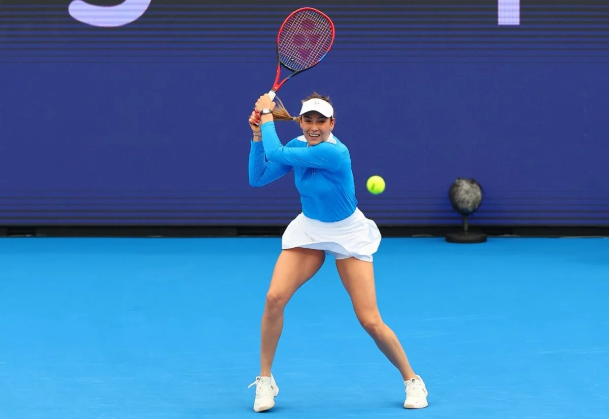 donna vekic contrata sascha bajin