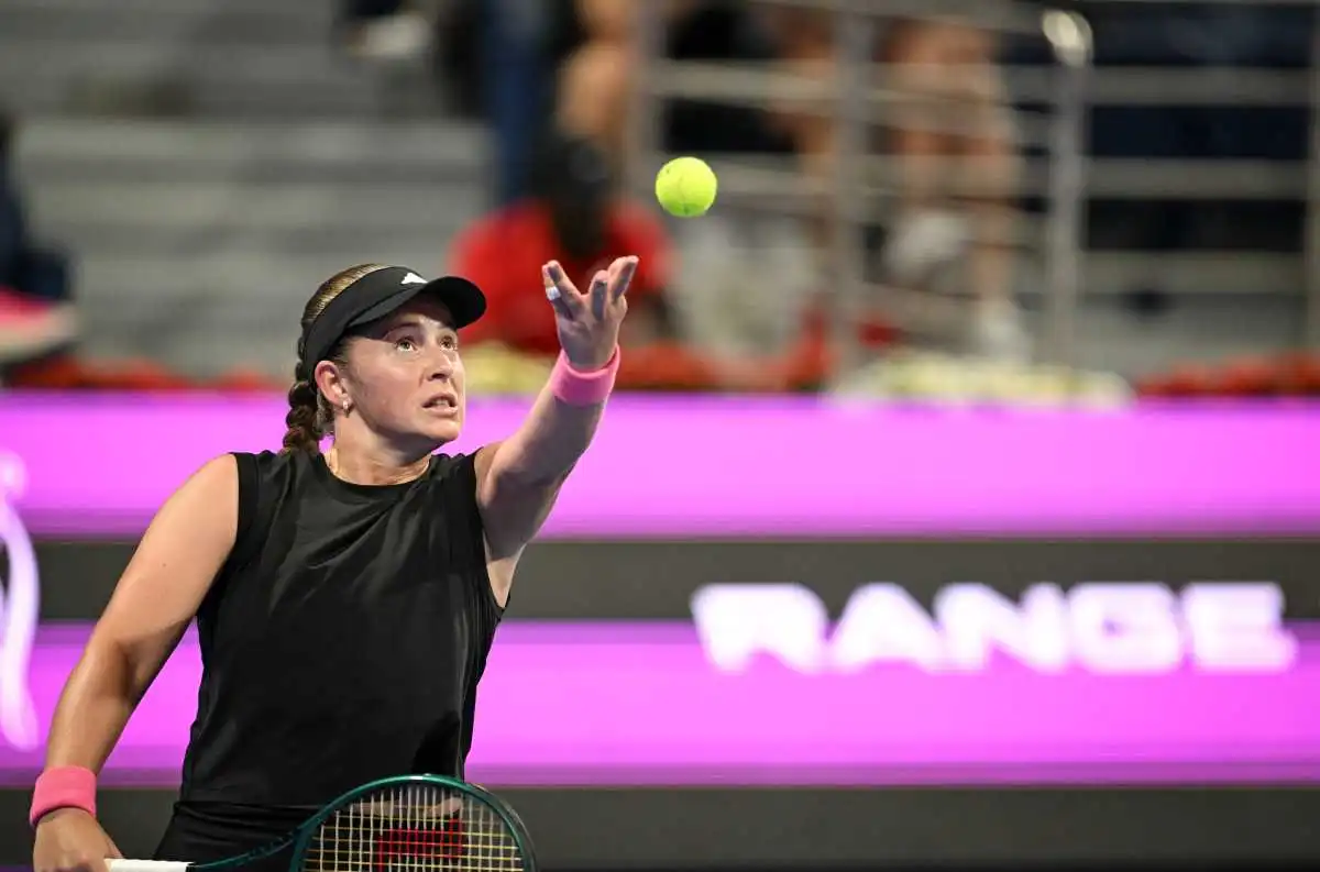 Ostapenko sabalenka wta stuttgart 2025