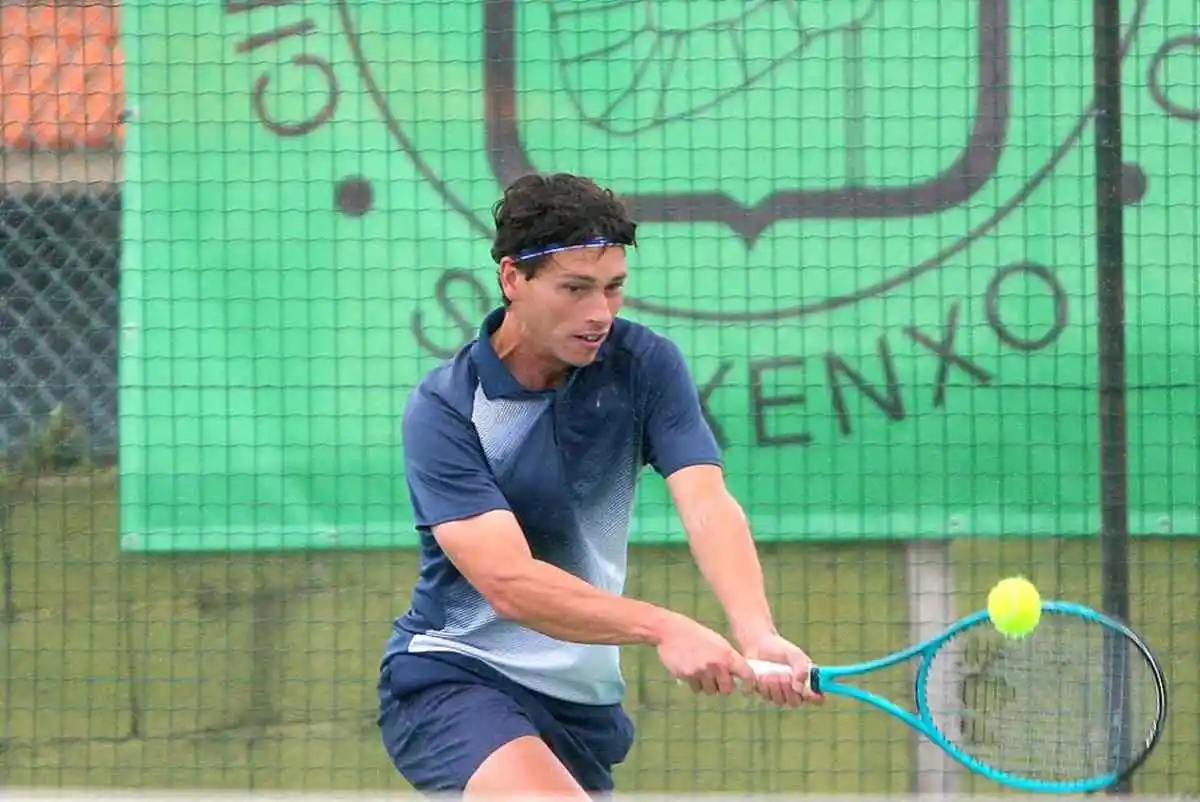 itf sanxenxo el vigente campeon y dos españoles se plantan en semifinales