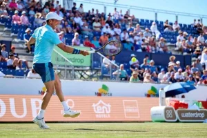 Intensa batalla en el Queen's Club: Bautista trabaja para vencer a Rune y ser semifinalista