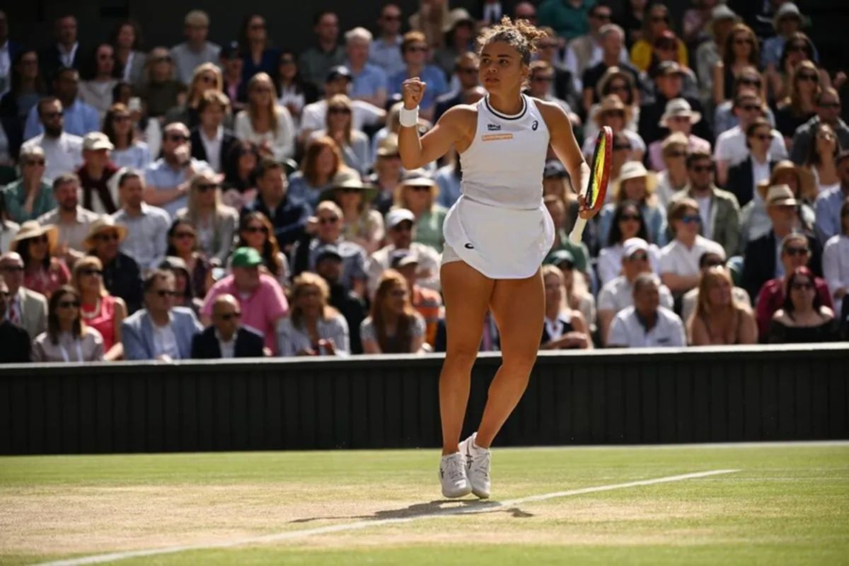 Paolini sobrevive a un durísimo debut en Wimbledon