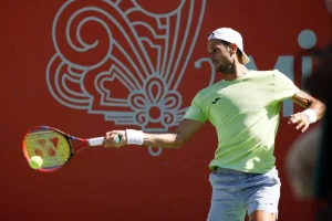 ficovich se viste de héroe y evita el desastre en wimbledon