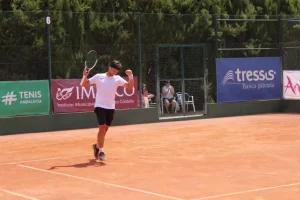 itf m25 cordoba: alejandro manzanera mantiene vivo el sueño de tener un campeon local