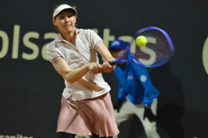 raducanu bucsa wta queens 2025