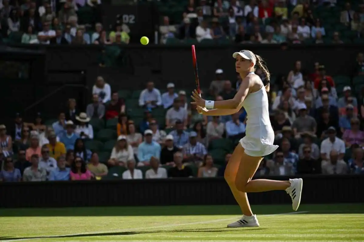 rybakina watson wta queens 2025