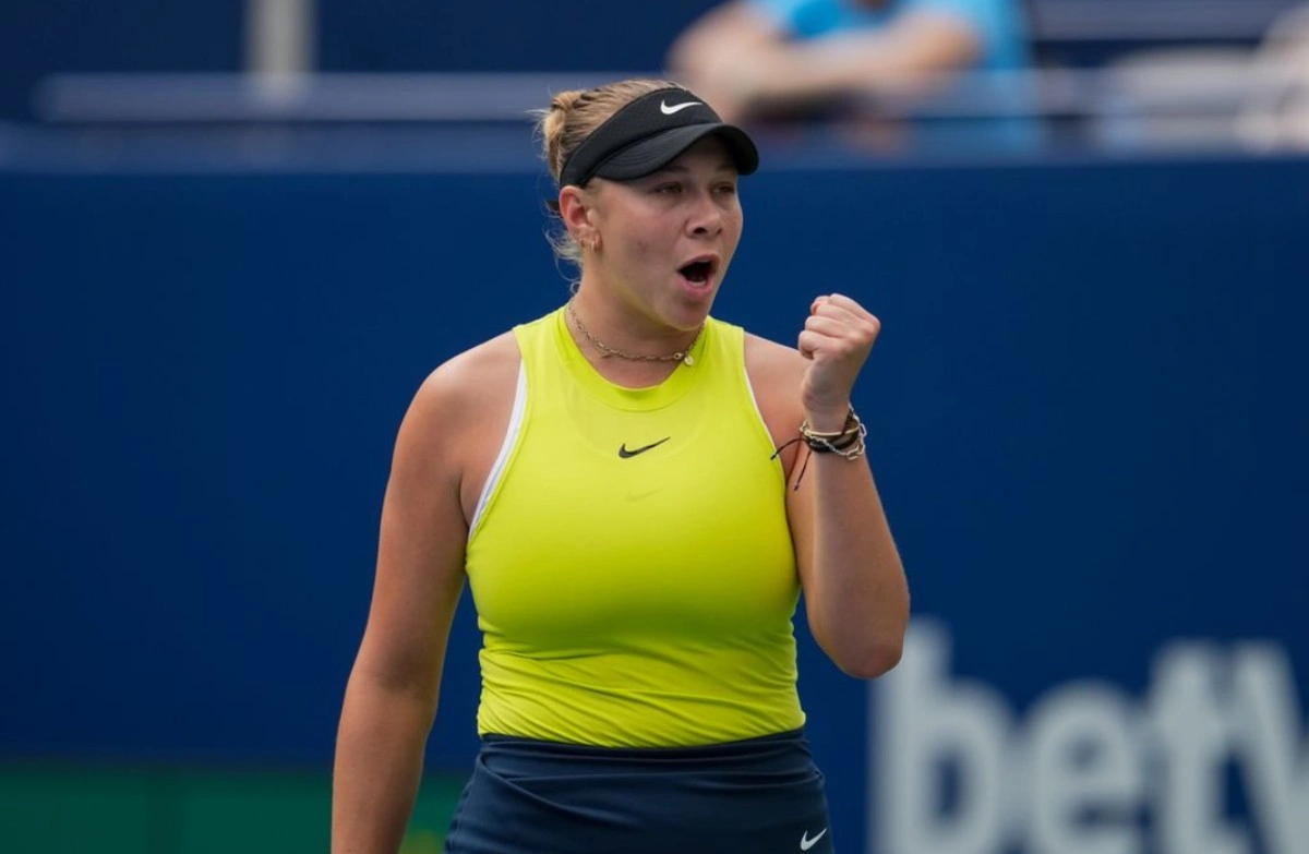 anisimova pavlyuchenkova wimbledon 2025