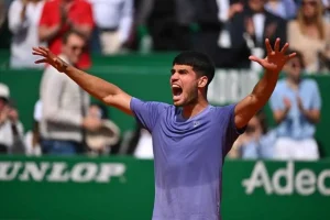 carlos alcaraz asegura su billete a las atp finals 2025