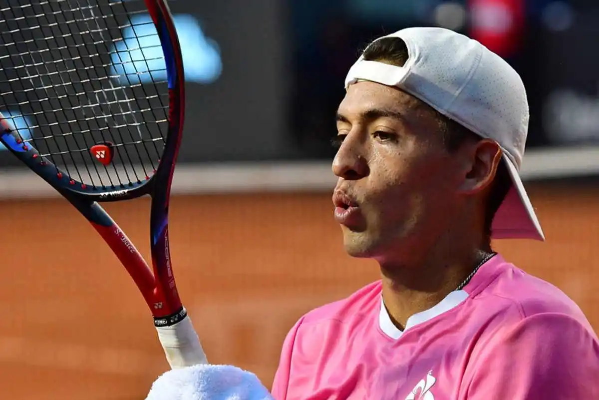 Darderi no le da opciones a Báez en Bastad 4 darderi báez atp bastad 2025