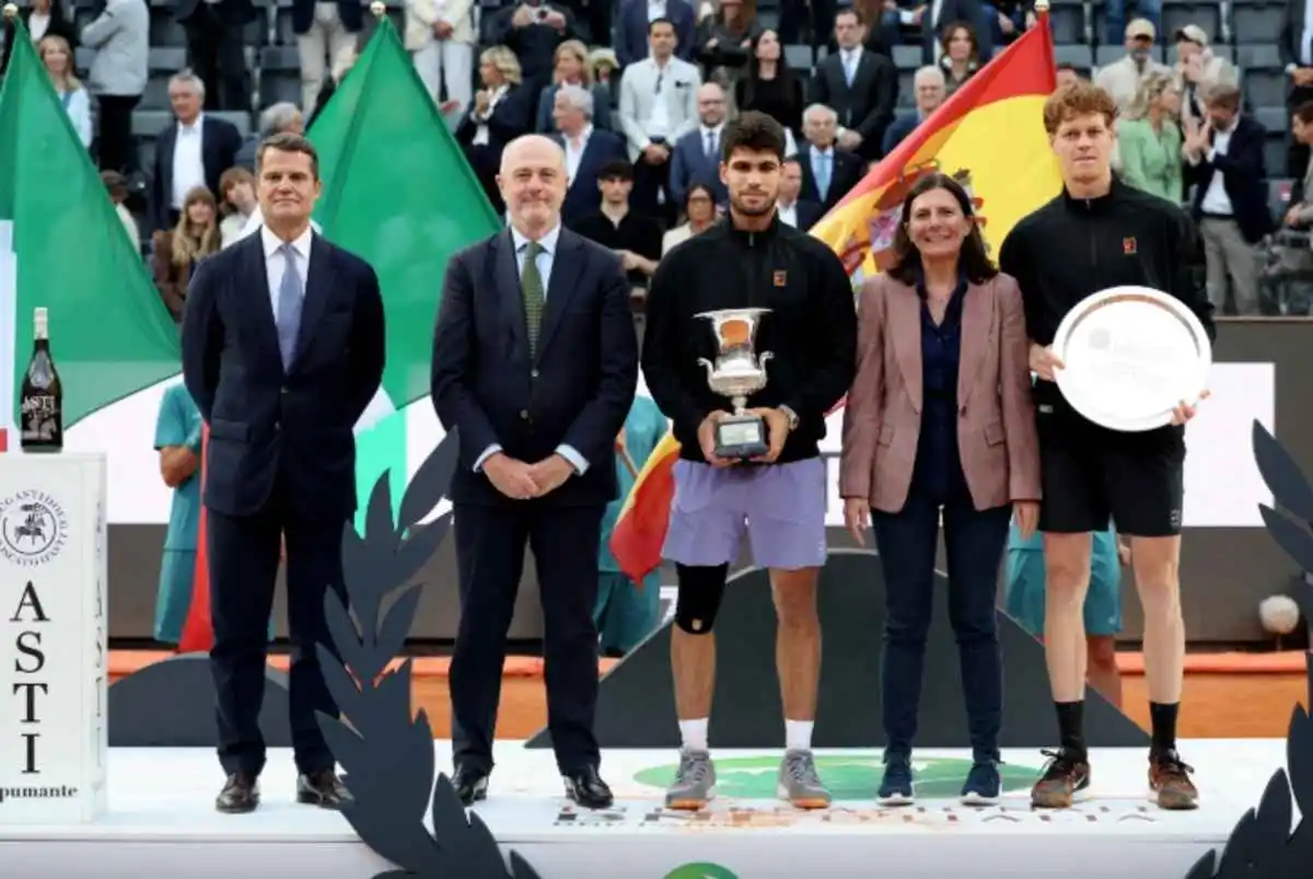 Henman: “Creo que Sinner y Alcaraz han subido el listón de forma injustamente alta”