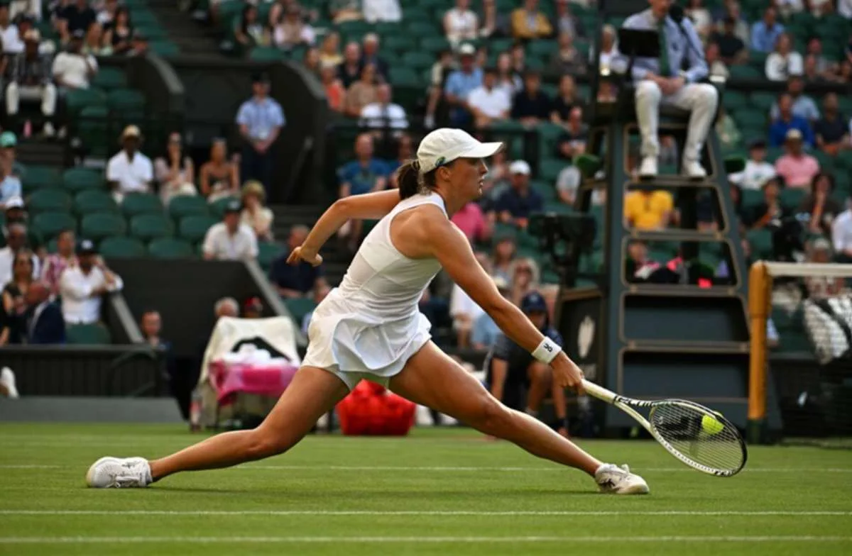 swiatek mcnally wimbledon 2025