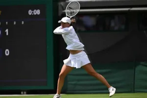 swiatek samsonova wimbledon 2025