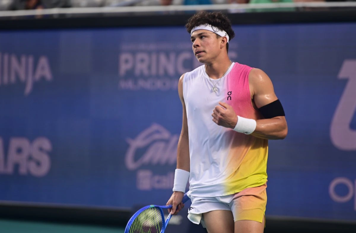 Sin dolor no hay recompensa: Shelton se mantiene con vida en Toronto 7 shelton cobolli atp toronto 2025