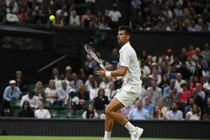 connors para djokovic competir con sinner y alcaraz en un slam supone un esfuerzo titanico