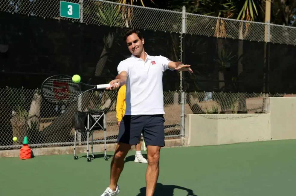 federer todos los torneos quieren una final entre alcaraz y sinner por eso intentan hacer las superficies mas lentas